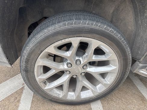 Used 2018 GMC Yukon Denali image 19