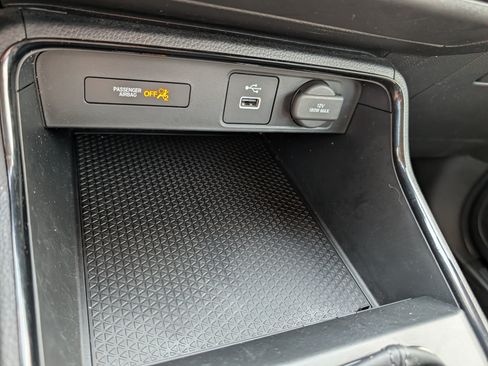 Used 2024 Honda CR-V LX image 31