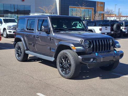 Used 2021 Jeep Wrangler Unlimited Sahara image 3