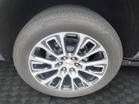 Used 2026 GMC Yukon Denali w/ Denali Reserve Package AWD/4WD image 16