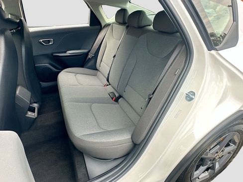 New 2025 Kia K4 LXS image 22