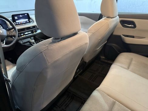 Certified 2025 Nissan Rogue SV image 27