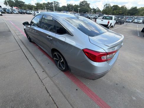 Used 2018 Honda Accord Sport image 5
