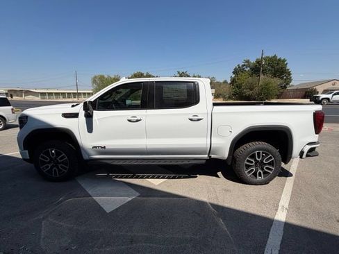 New 2026 GMC Sierra 1500 AT4 w/ AT4 Premium Package AWD/4WD image 32