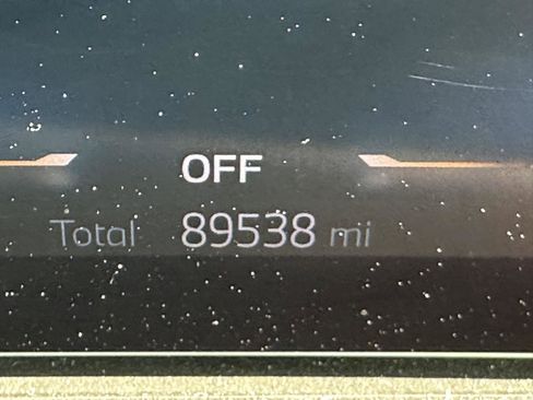 Used 2023 BMW X7 xDrive40i w/ Premium Package image 14