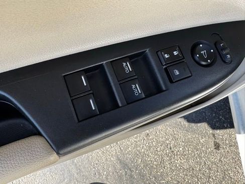 Used 2013 Honda Accord EX-L image 16