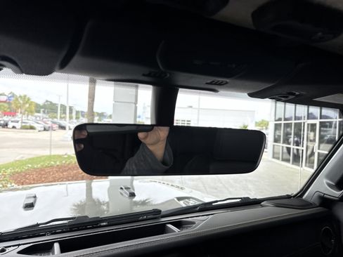 Used 2023 Jeep Wrangler Unlimited Sahara image 26