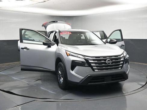 Used 2024 Nissan Rogue S AWD/4WD image 46