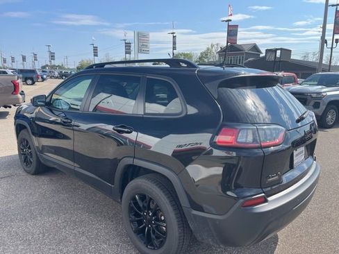 Used 2023 Jeep Cherokee Altitude Lux image 6