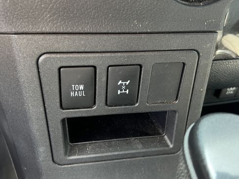 Used 2020 Toyota Sequoia Limited w/ Safety & Convenience Package AWD/4WD image 19