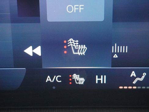 Used 2025 Buick Enclave Preferred w/ Power Package image 59