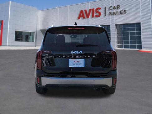 Used 2025 Kia Telluride S FWD image 7