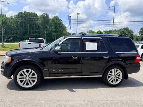 Used 2017 Ford Expedition Platinum AWD/4WD image 3