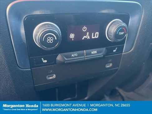 Used 2021 Chevrolet Tahoe Z71 w/ Z71 Signature Package AWD/4WD image 30
