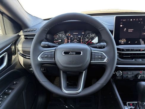 New 2026 Jeep Compass Latitude image 21
