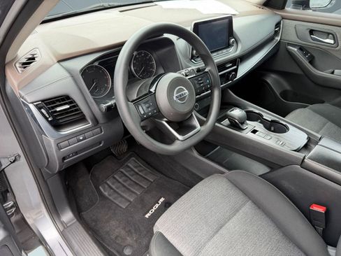 Used 2021 Nissan Rogue SV FWD image 4