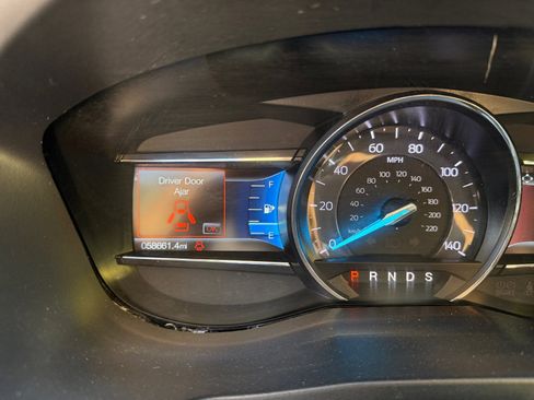 Used 2019 Ford Explorer XLT w/ Equipment Group 201A image 28