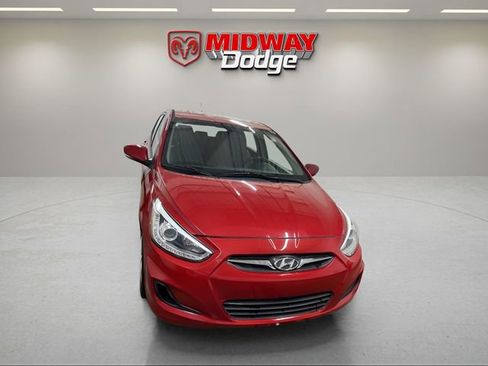 Used 2014 Hyundai Accent SE image 5