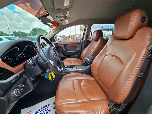 Used 2017 Chevrolet Traverse LT FWD image 14