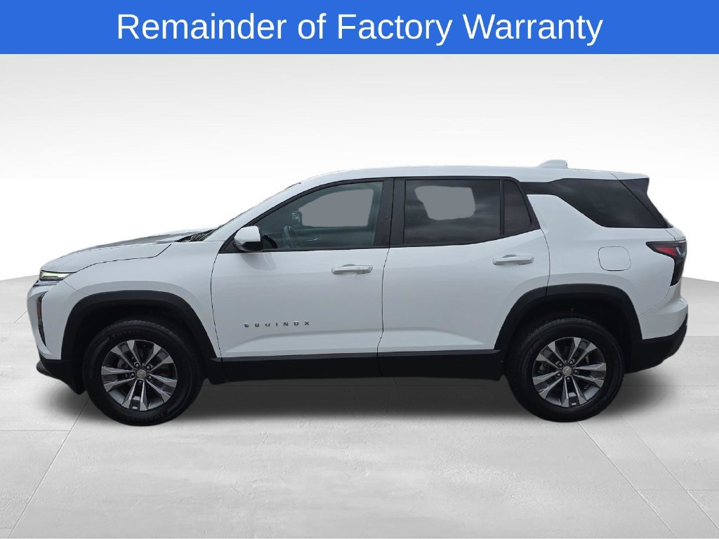 Used 2025 Chevrolet Equinox LT FWD image 2