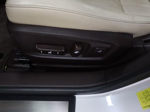 Used 2016 Lexus ES 350 w/ Luxury Package w/Wood Trim FWD image 10