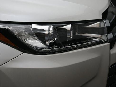 Used 2017 Toyota Highlander Limited image 30