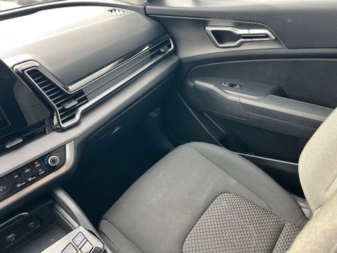 Used 2023 Kia Sportage LX image 15