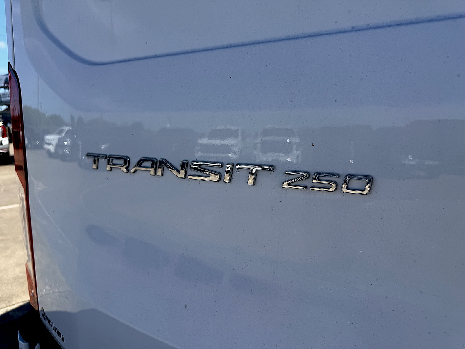 Used 2024 Ford Transit 250 148 Medium Roof RWD image 19