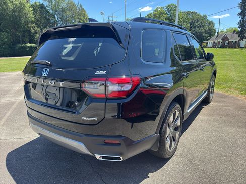 Used 2026 Honda Pilot Touring image 4