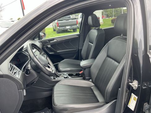 Used 2023 Volkswagen Tiguan SE R-Line AWD/4WD image 13