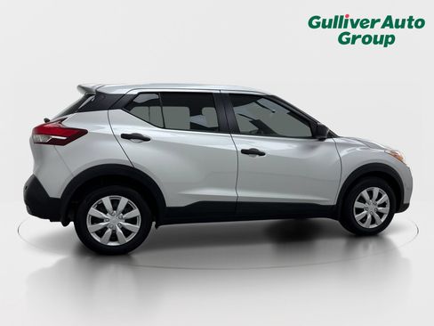 Used 2020 Nissan Kicks S FWD image 9