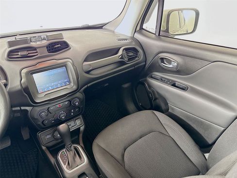 Used 2019 Jeep Renegade Altitude w/ Quick Order Package 2XM AWD/4WD image 25