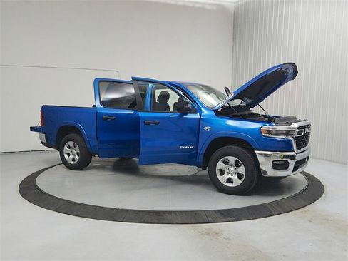 New 2026 RAM 1500 4x4 Crew Cab image 9