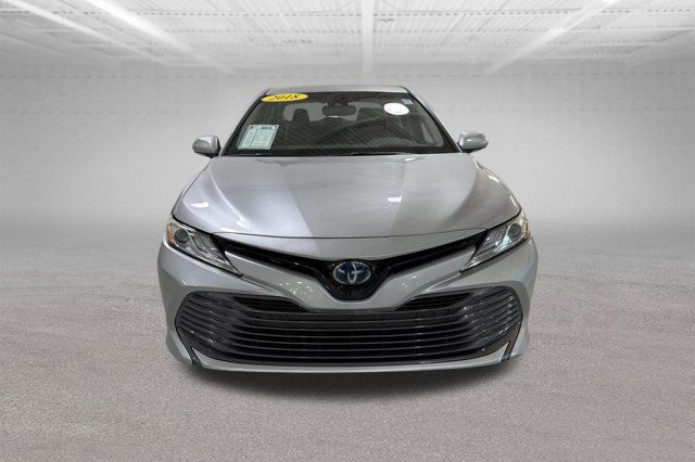 Used 2018 Toyota Camry XLE FWD image 2