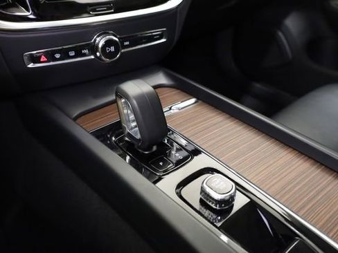 Used 2024 Volvo S60 B5 Plus image 24