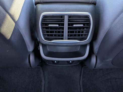 Used 2019 Hyundai Santa Fe SE image 11