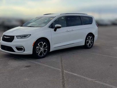 New 2026 Chrysler Pacifica Pinnacle
