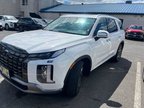 Used 2023 Hyundai Palisade SEL w/ Premium Package AWD/4WD image 2
