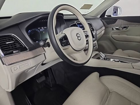 Used 2021 Volvo XC90 T8 Inscription w/ Protection Package Premier AWD/4WD image 22