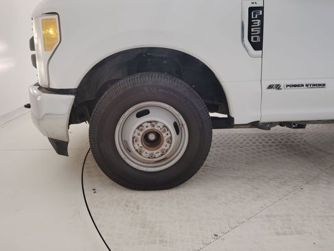 Used 2017 Ford F350 XL w/ Power Equipment Group image 15