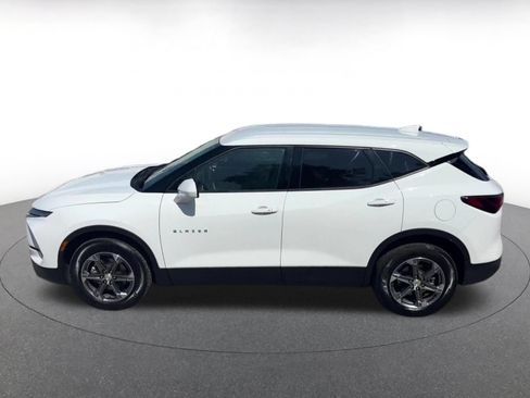 Used 2025 Chevrolet Blazer LT FWD image 7