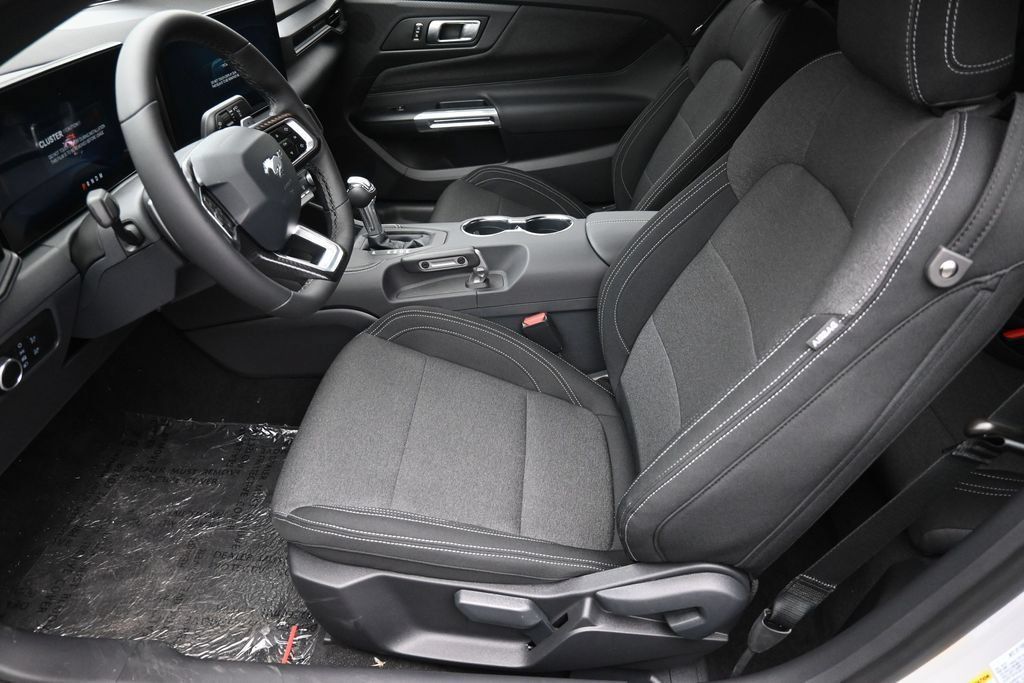 New 2026 Ford Mustang GT w/ GT Performance Package RWD image 16