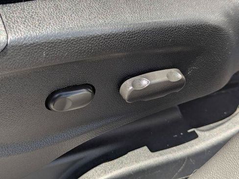Used 2019 Chevrolet Trax LT w/ LT Convenience Package FWD image 25