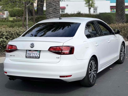 Used 2016 Volkswagen Jetta Sport w/ Lighting Package image 12