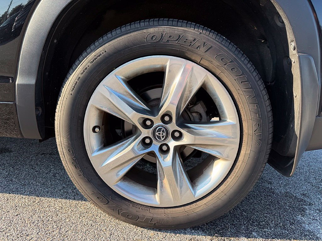Used 2018 Toyota Highlander Limited AWD/4WD image 21