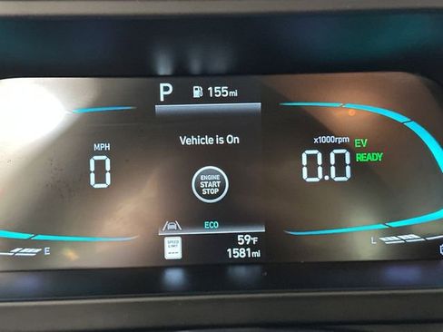 Used 2025 Hyundai Elantra Hybrid FWD image 18