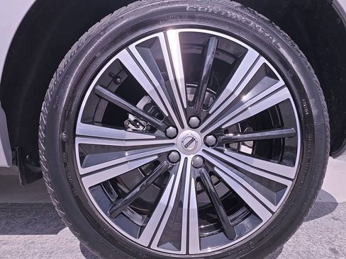 Used 2023 Volvo XC60 B5 Plus w/ Climate Package AWD/4WD image 39