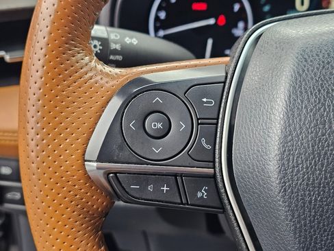 Used 2019 Toyota Avalon Limited w/ Preferred Accessory Package image 36