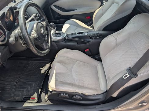 Used 2009 Nissan 370Z Touring w/ Sport Pkg RWD image 8