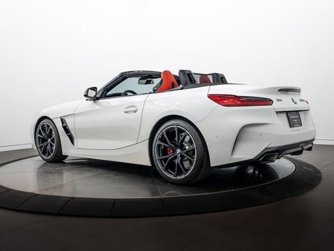 Used 2023 BMW Z4 M40i w/ Premium Package RWD image 3